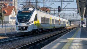 Bilet miesięczny za złotówkę? POLREGIO zaskakuje nową promocją