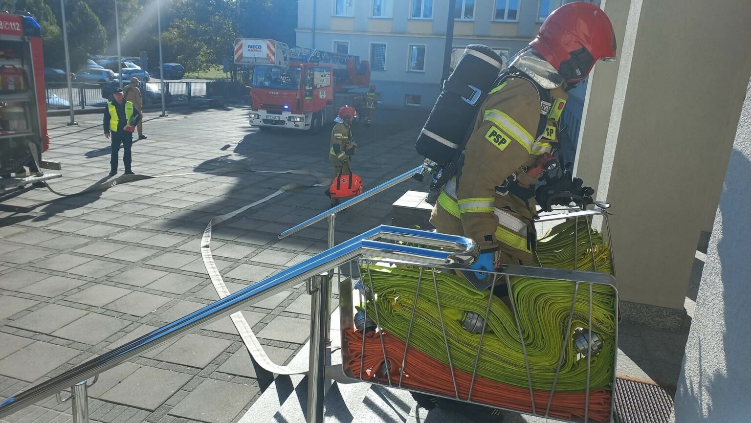 Akcja straży pożarnej Zielona G&oacute;ra - komenda Policja Zielona G&oacute;ra