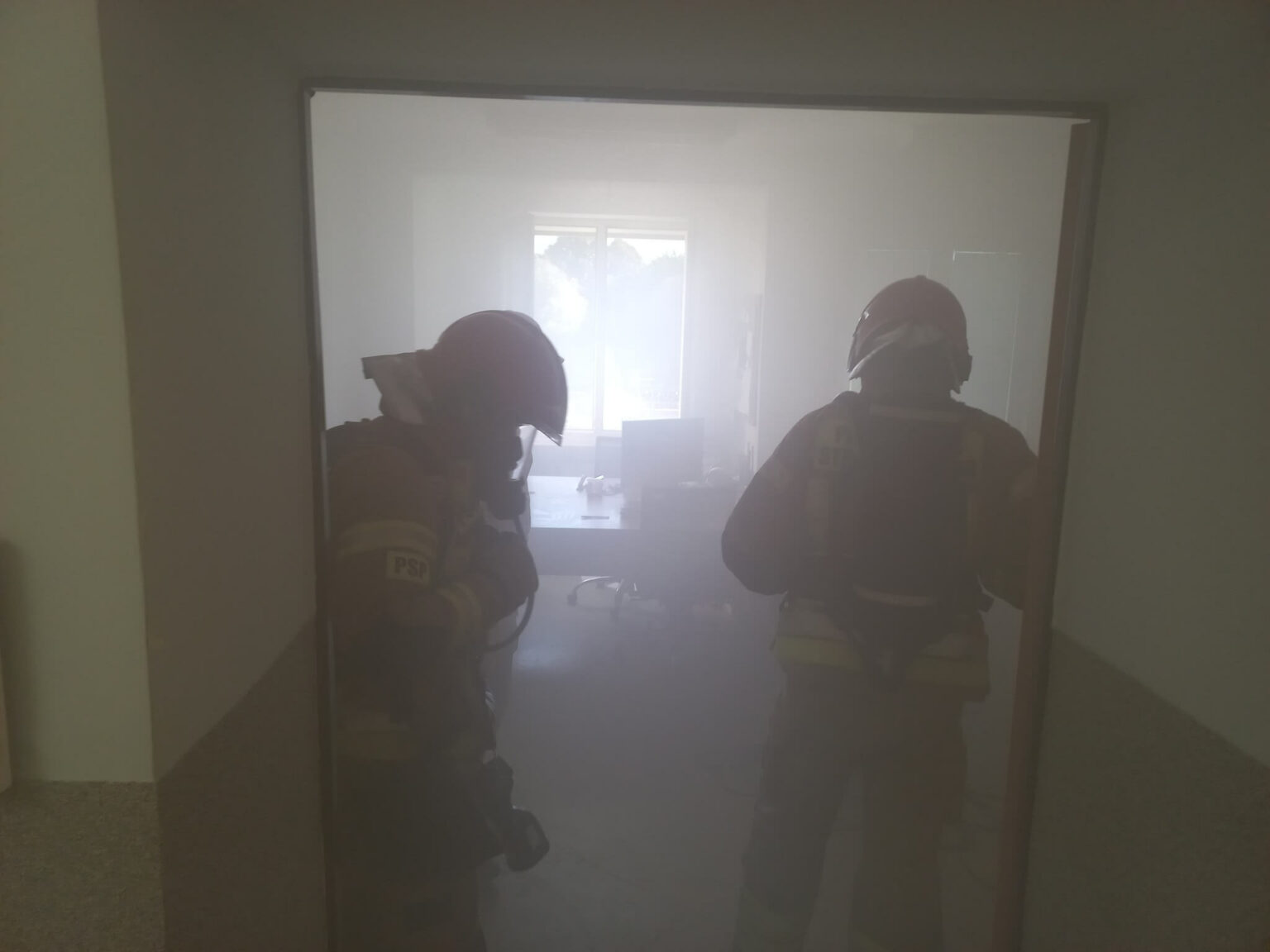 Akcja straży pożarnej Zielona G&oacute;ra - komenda Policja Zielona G&oacute;ra