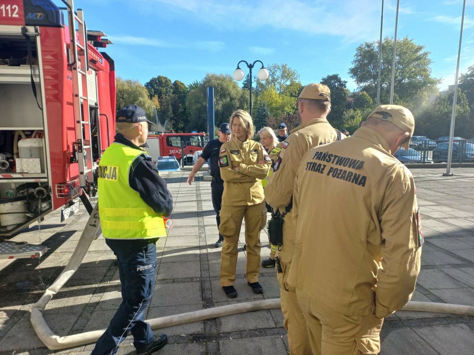 Akcja straży pożarnej Zielona G&oacute;ra - komenda Policja Zielona G&oacute;ra