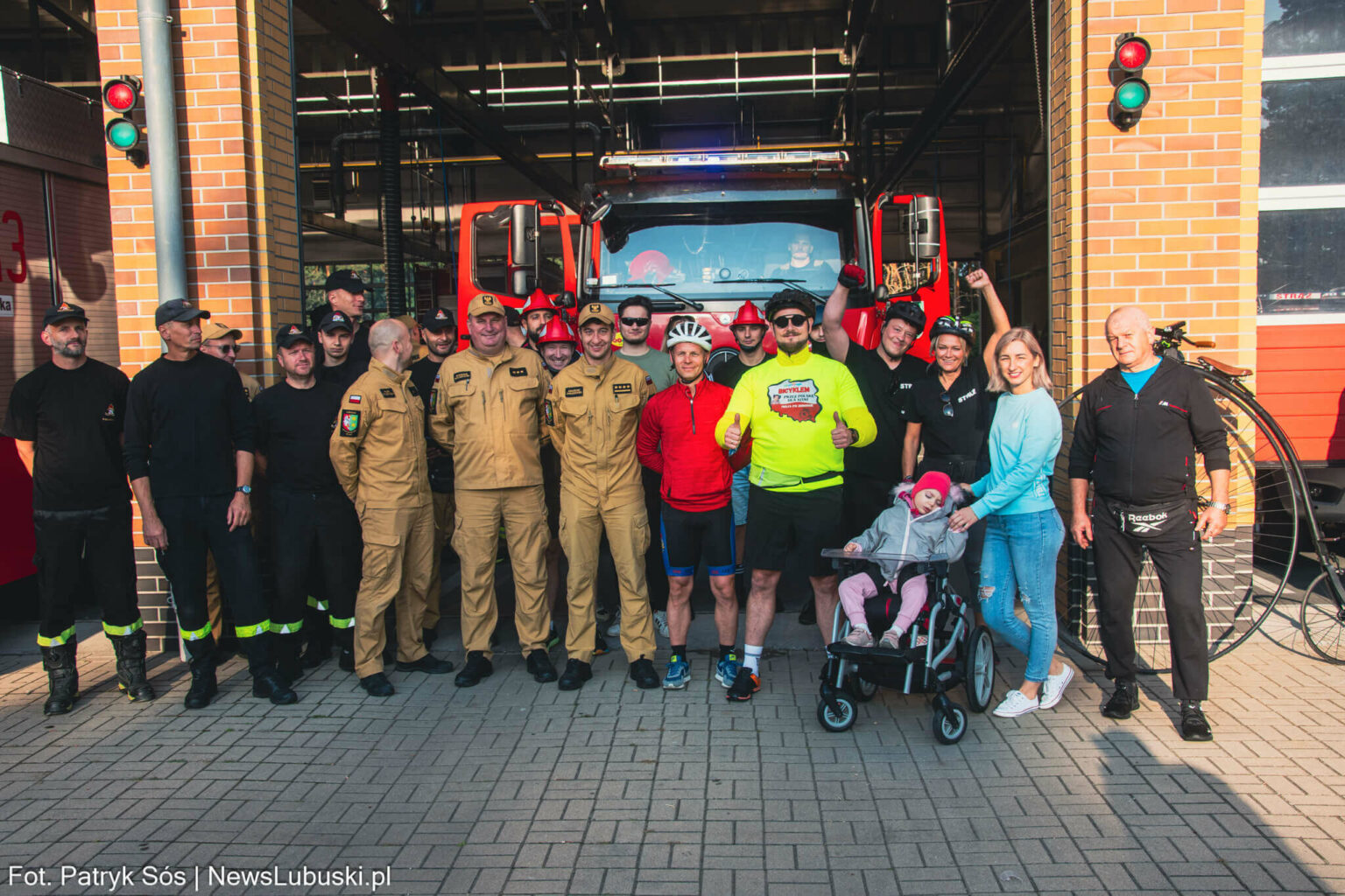 Łukasz Jęcz Strażak z Zielonej G&oacute;ry - Bicyklem dookoła Polski dla Emilka Jęcz