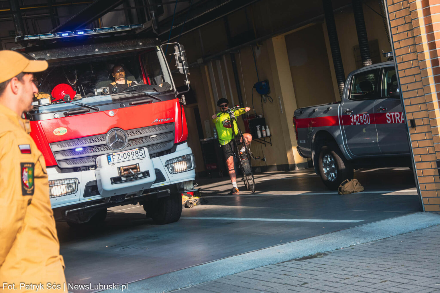 Łukasz Jęcz Strażak z Zielonej G&oacute;ry - Bicyklem dookoła Polski dla Emilka Jęcz