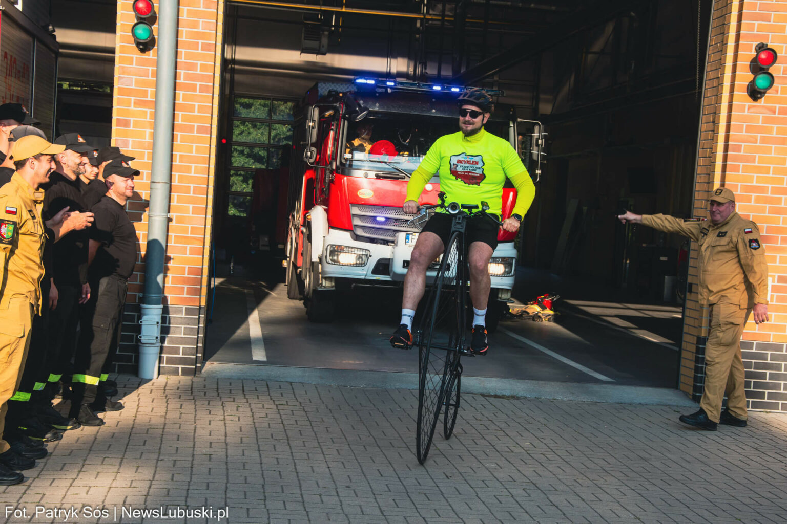 Łukasz Jęcz Strażak z Zielonej G&oacute;ry - Bicyklem dookoła Polski dla Emilka Jęcz