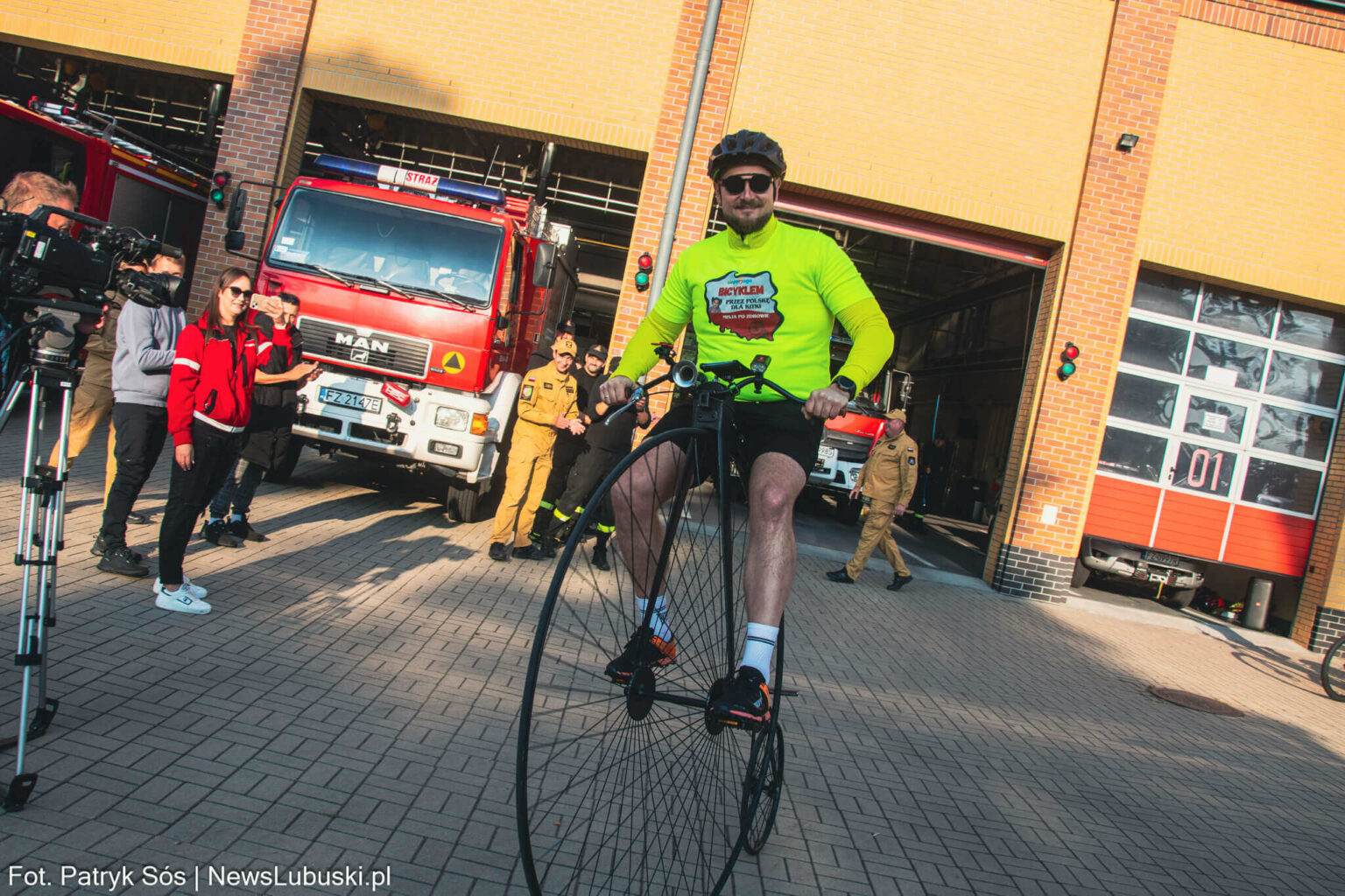 Łukasz Jęcz Strażak z Zielonej G&oacute;ry - Bicyklem dookoła Polski dla Emilka Jęcz