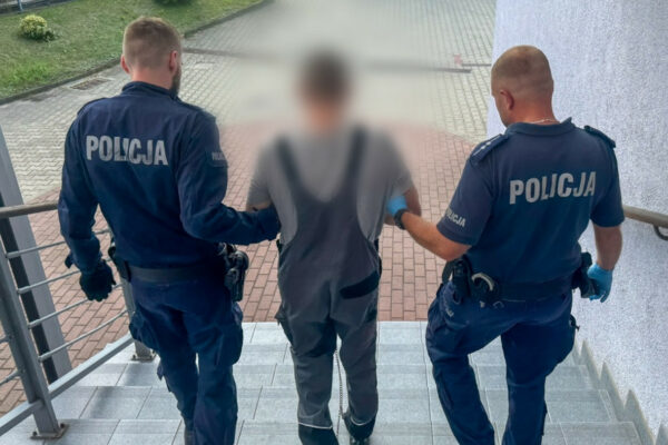 Zadyma w sklepie koło Żagania. Mężczyzna groził kasjerce gazem i ukradł 3 tysiące Kradzież rozbójnicza Żagań - Zadyma w sklepie