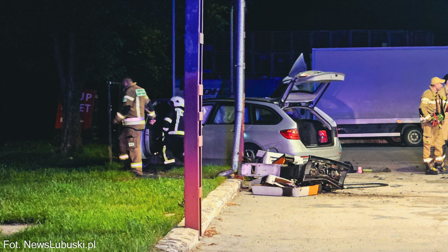 Pijany kierowca Świdnica - wypadek stacja paliw