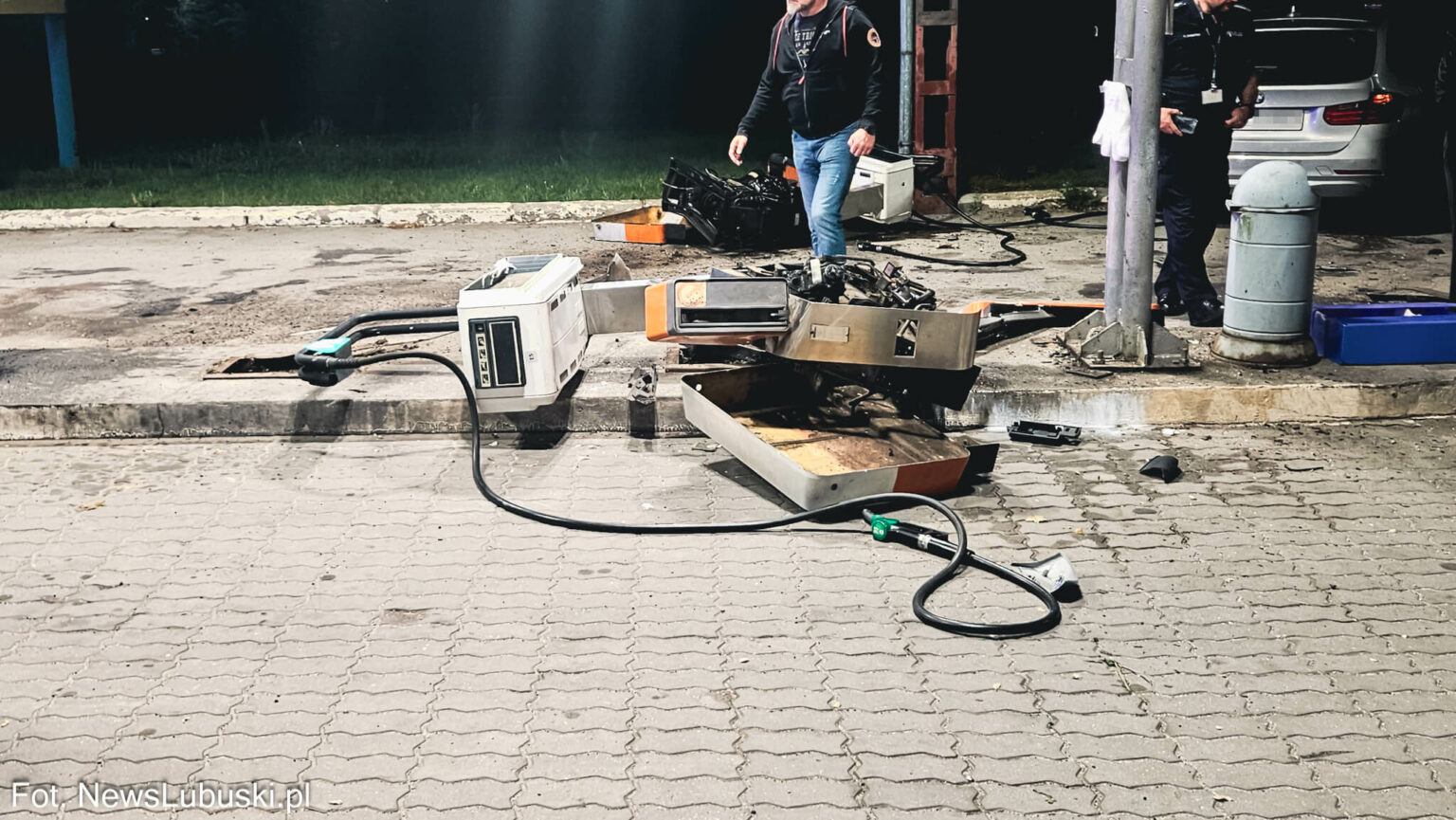 Pijany kierowca Świdnica - wypadek stacja paliw