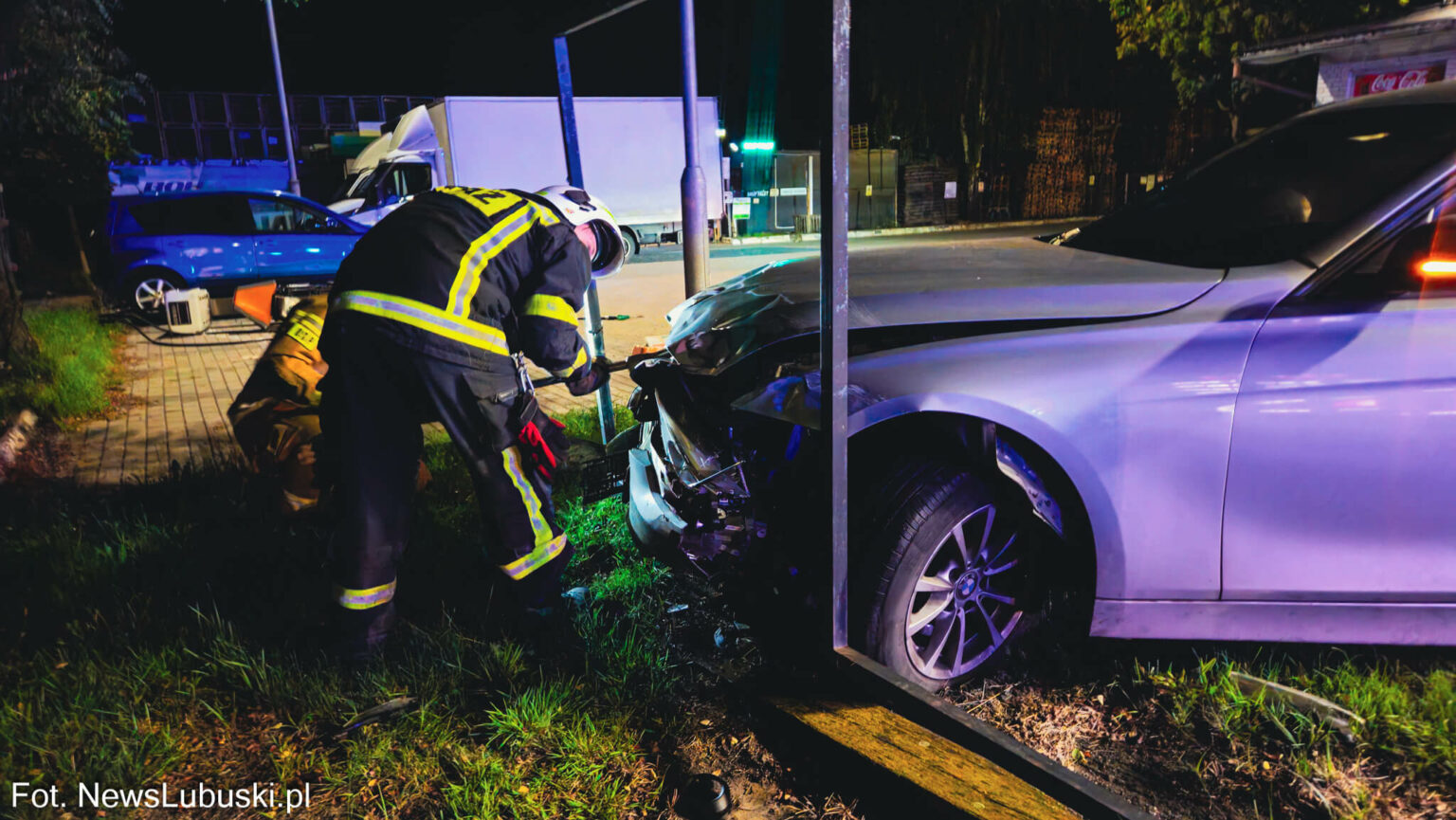 Pijany kierowca Świdnica - wypadek stacja paliw
