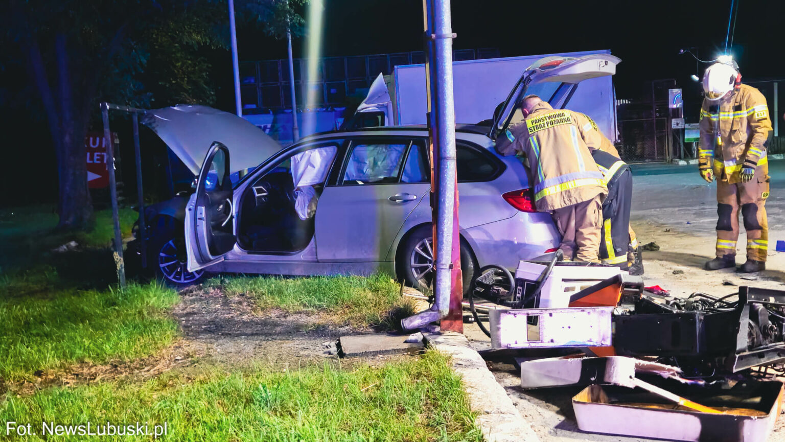 Pijany kierowca Świdnica - wypadek stacja paliw
