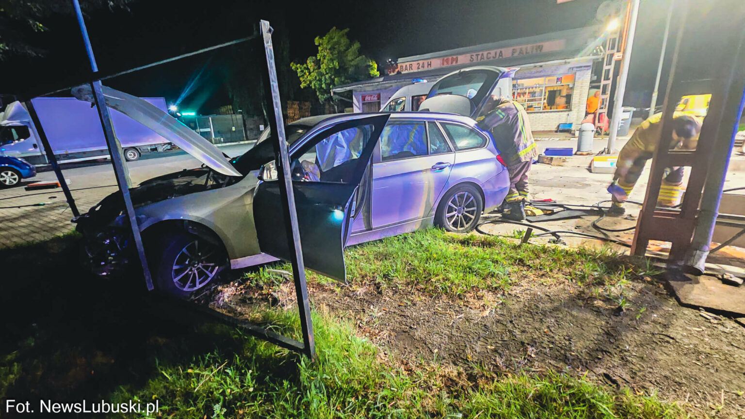 Pijany kierowca Świdnica - wypadek stacja paliw