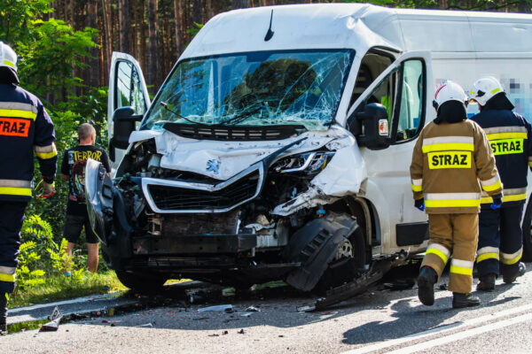 Wypadek na DK27 pod Zieloną Górą. Są poszkodowani, trwa akcja służb (ZDJĘCIA) Wypadek na DK27 - Wypadek Nowogród Bobrzański