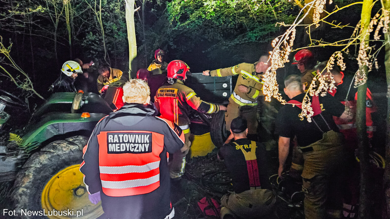 Wypadek Klępina - Wypadek Zielona G&oacute;ra. Mężczyzna przygnieciony przyczepą