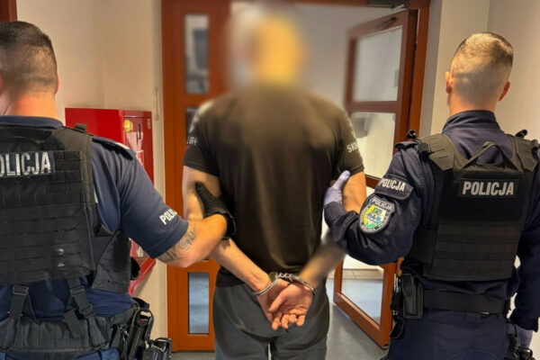 Złodzieje znów w akcji koło Sulechowa. Zabrali narzędzia, spuścili paliwo Złodzieje Sulechów - Policja Sulechów