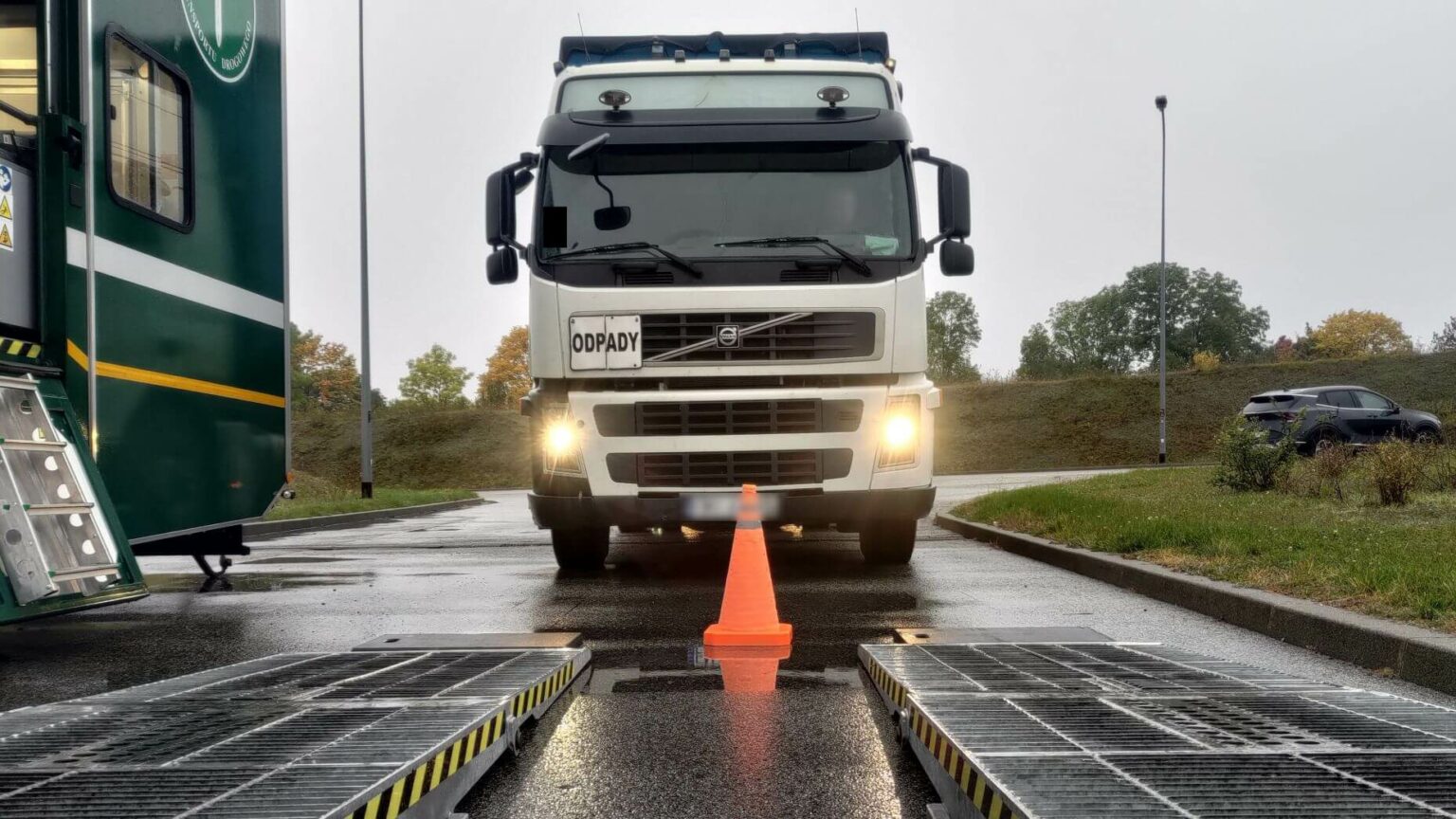 Ciężar&oacute;wki z odpadami Gorz&oacute;w - kontrole Inspekcja Transportu Drogowego