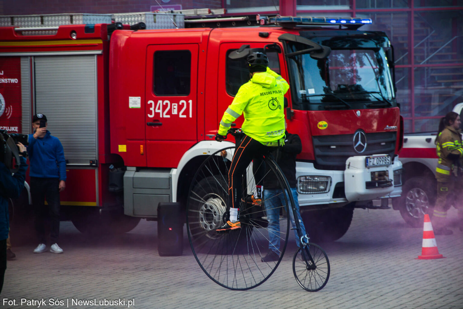 Strażak Łukasz Jęcz - Bicyklem przez Polskę dla Emilki Jęcz