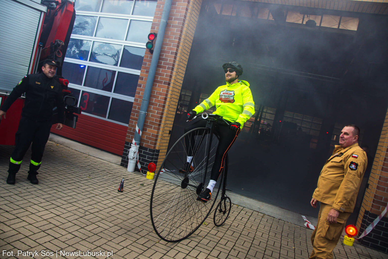 Strażak Łukasz Jęcz - Bicyklem przez Polskę dla Emilki Jęcz