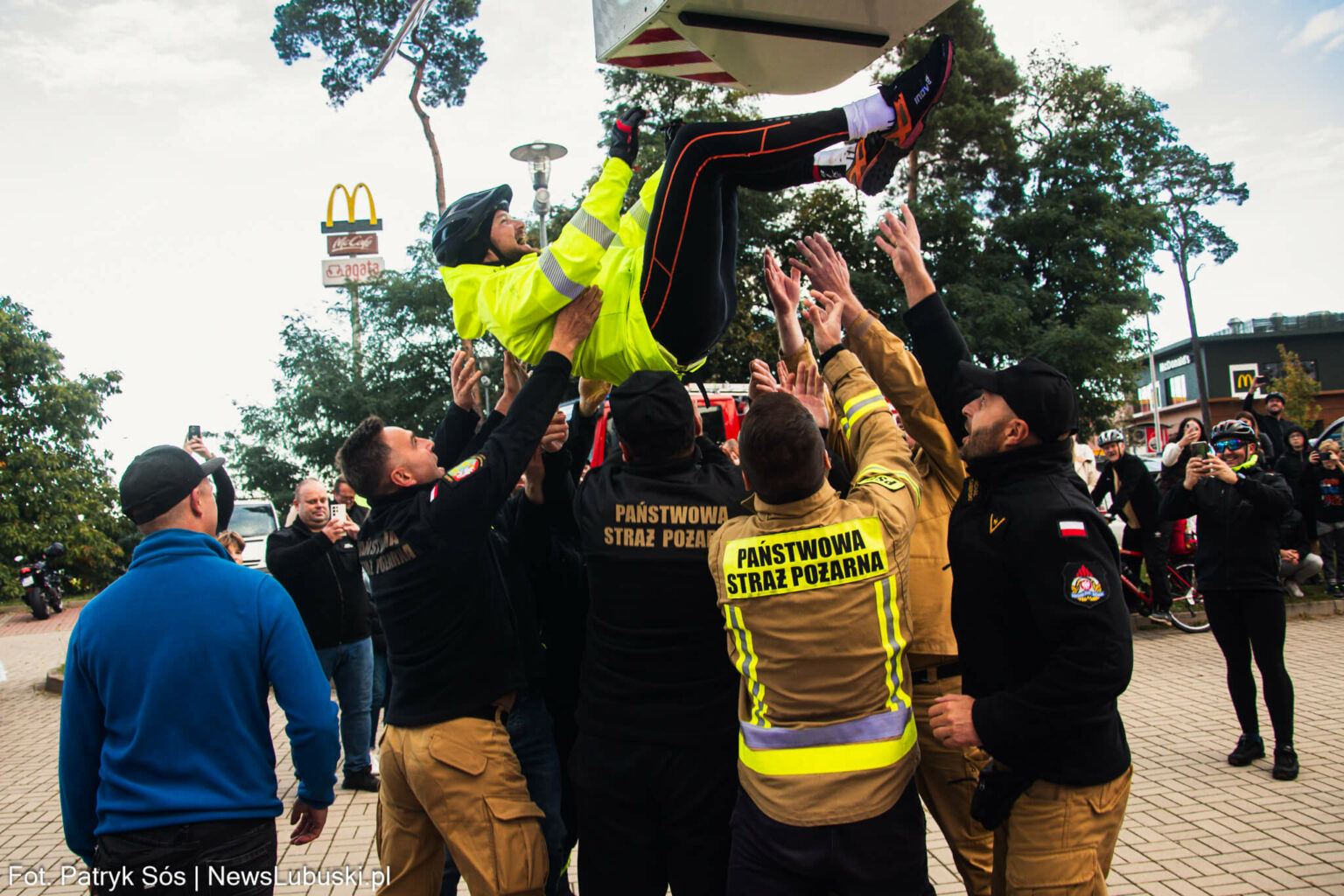 Strażak Łukasz Jęcz - Bicyklem przez Polskę dla Emilki Jęcz