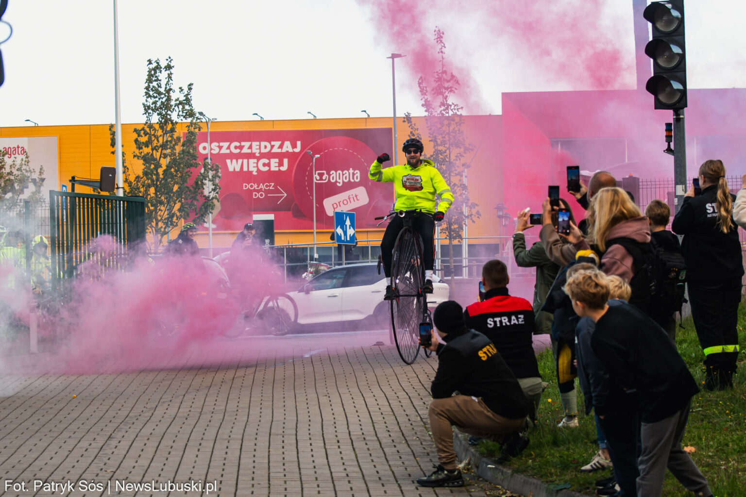 Strażak Łukasz Jęcz - Bicyklem przez Polskę dla Emilki Jęcz