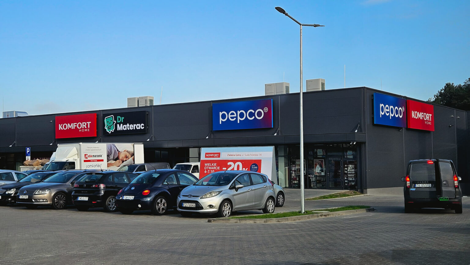 Nowa galeria handlowa Zielona G&oacute;ra - Sklepy w nowej galerii Zielona G&oacute;ra