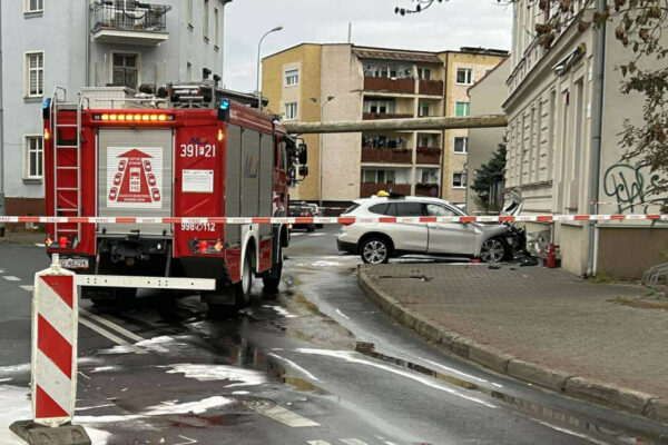 Tragiczny wypadek podczas policyjnego pościgu w Słubicach. Nie żyje mężczyzna (ZDJĘCIA) Śmiertelny wypadek Słubice - Pościg Słubice