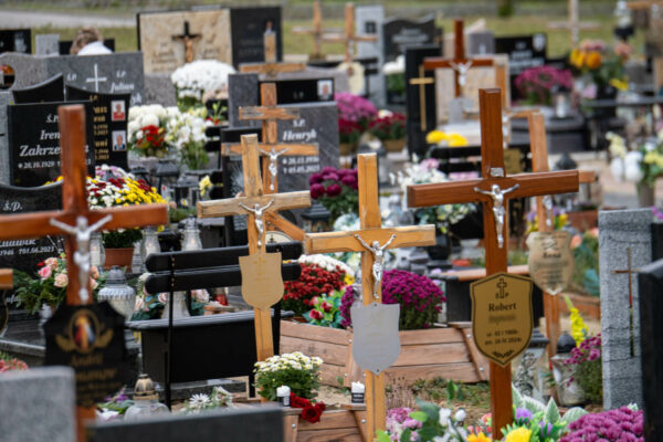 Wszystkich Świętych Lubuskie 2025 - Msze i procesje na cmentarzach Zielona Góra Gorzów