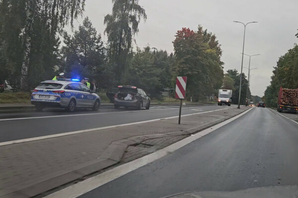 Zderzenie na DK27 pod Zieloną Górą. Ciężarówka wjechała w osobówkę Wypadek na DK27 - Wypadek Świdnica