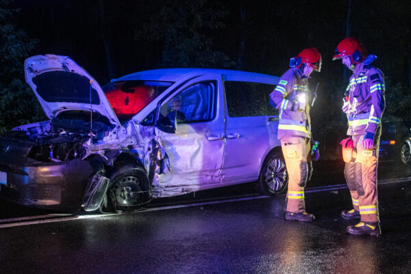 Wypadek na DK32 koło Zielonej Góry. Trzy auta rozbite. Droga zablokowana (ZDJĘCIA) Wypadek na DK32 - Wypadek Zielona Góra Leśniów Wielki