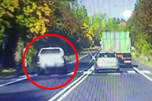 Ryzykowny manewr na przejściu dla pieszych koło Sulechowa. Jest nagranie Wyprzedzanie na przejściu dla pieszych Sulechów - Policja Zielona Góra