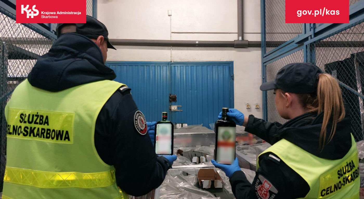 Akcja KAS nielegalny alkohol - granica Polska Niemcy Świecko