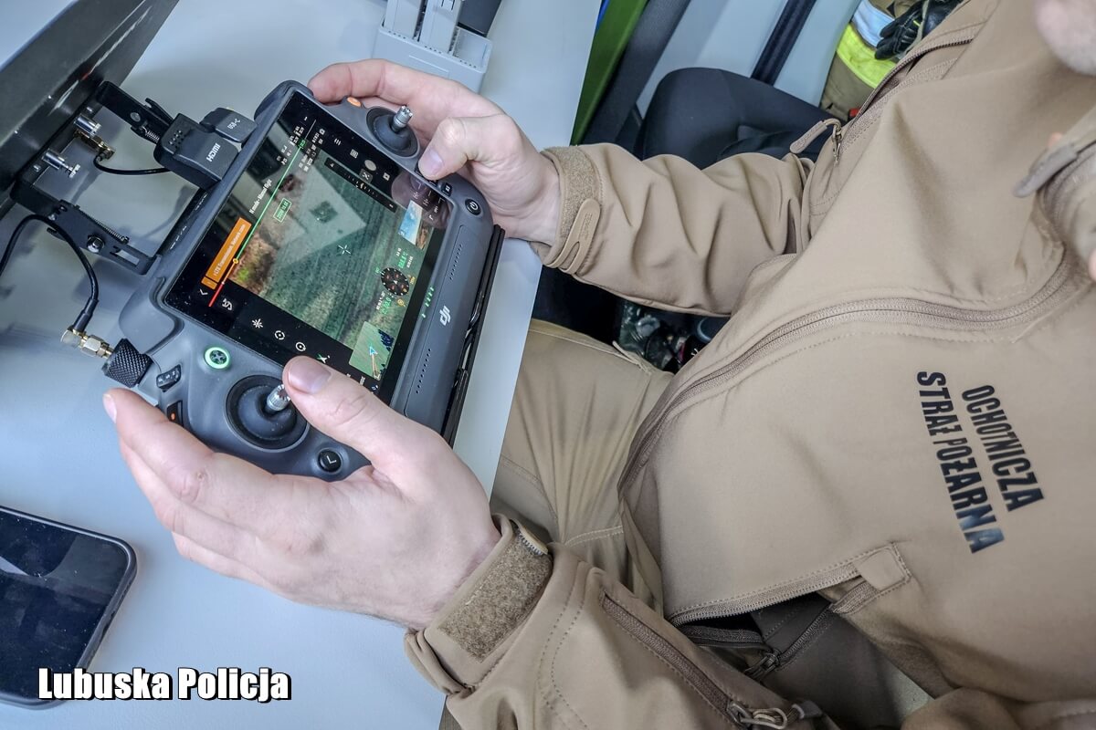 AkcjaSluzbKrosnoOdrzanskiePoszukiwania05.11.25_6 Duża akcja służb Krosno Odrzańskie - Zaginął Rafał Jarosiński