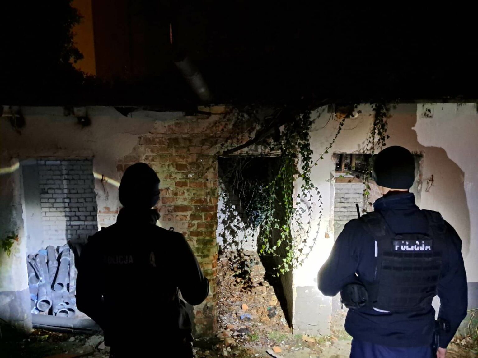 bezdomni zimą pustostany - policja Zielona G&oacute;ra