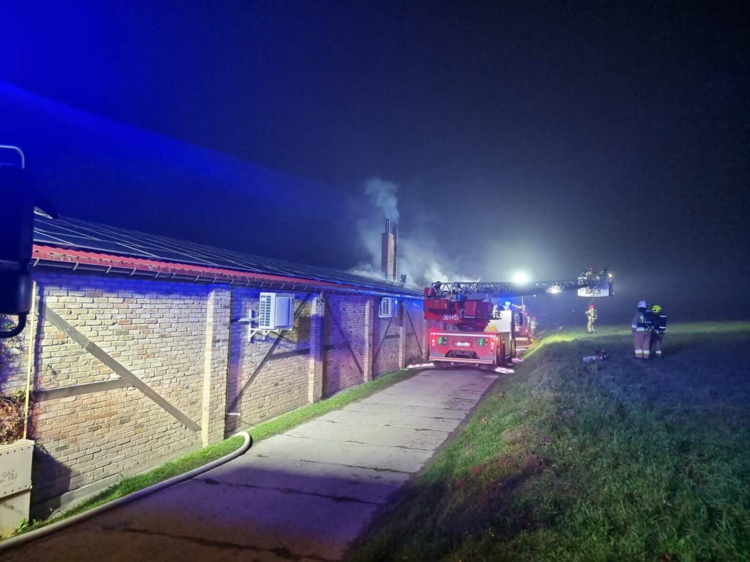 PozarWawrowKarczmaPodLosiem09.11.25_2 pożar Wawrów Karczma pod Łosiem - akcja gaśnicza Gorzów