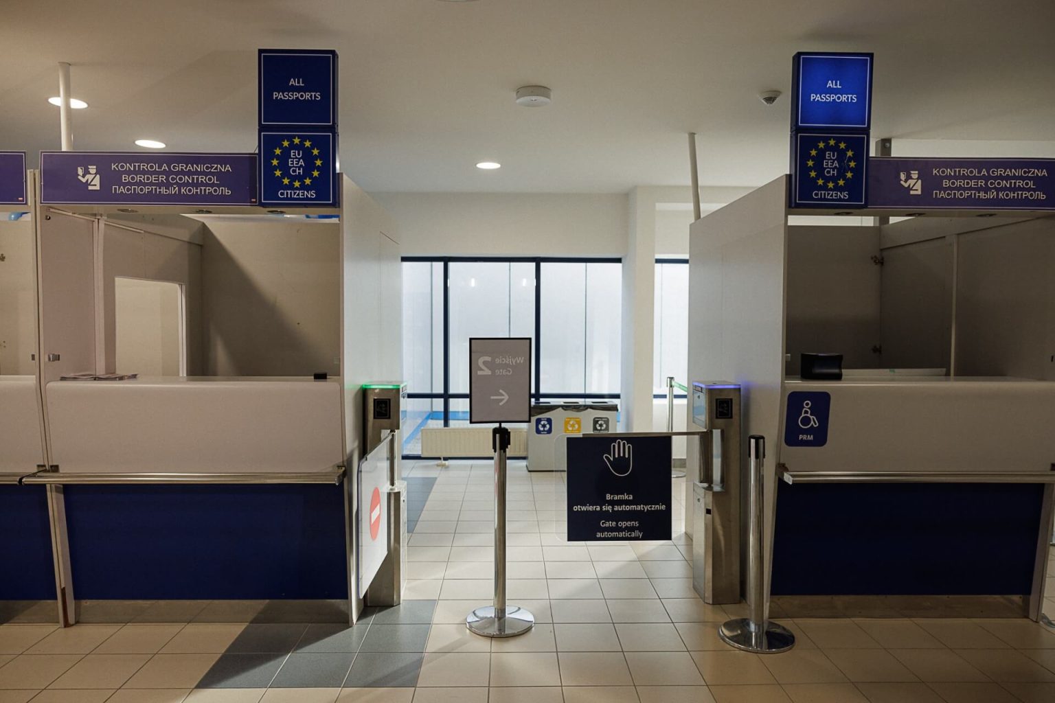 Lotnisko Zielona G&oacute;ra-Babimost - nowa hala odlot&oacute;w. strefa Non-Schengen