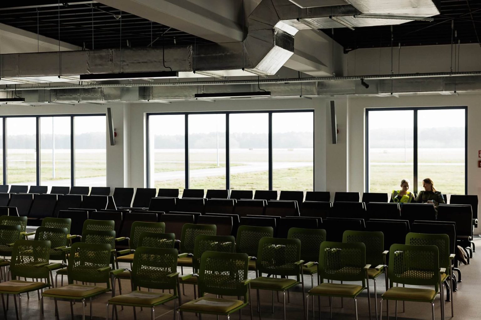 Lotnisko Zielona G&oacute;ra-Babimost - nowa hala odlot&oacute;w. strefa Non-Schengen