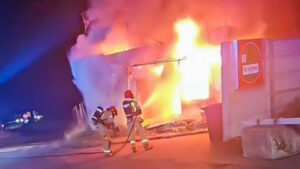 Ataki na kantory w Lubuskiem. Oblewał benzyną, podpalał i groził bronią – grozi mu dożywocie