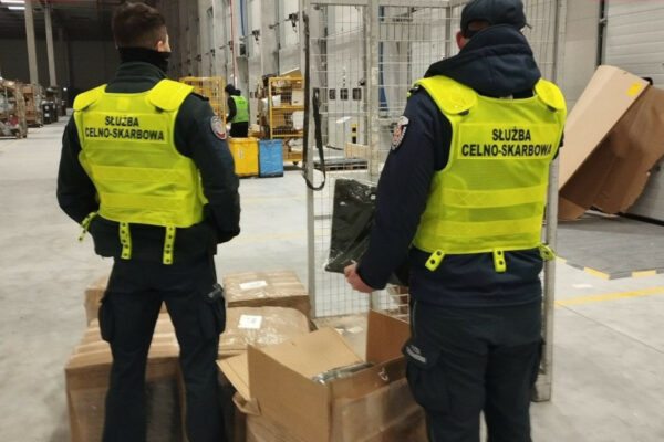 niebezpieczne zabawki - podrabiana odzież. KAS Lubuskie