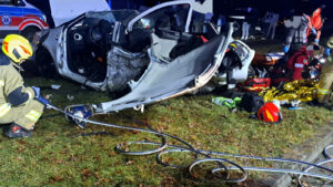 Śmiertelny wypadek na DW289 w Lubuskiem. Tyle zostało z aut – jedno spłonęło (ZDJĘCIA)