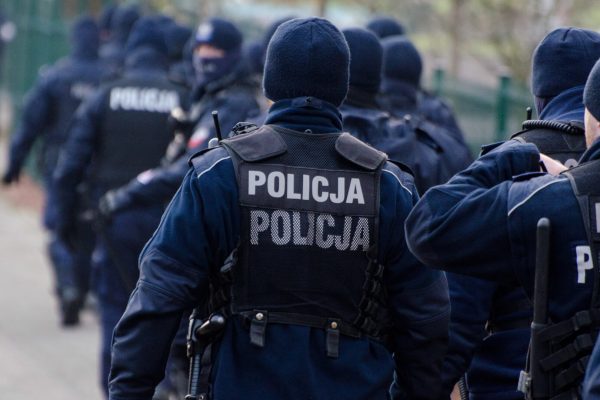 Awantura pod sklepem Sulechów - Atak na pracownika ochrony. Policja Sulechów