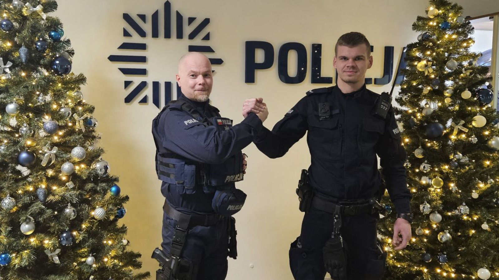 akcja ratunkowa Zielona Góra - policjanci uratowali życie