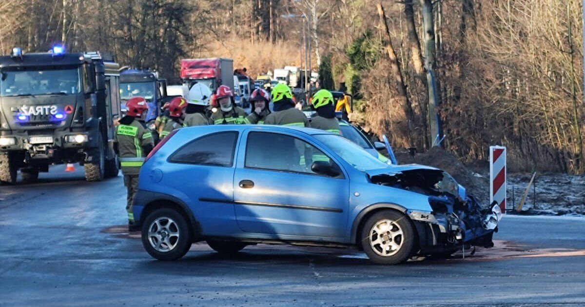 WypadekDW137WedrzynWojsko19.12.25_1 Wypadek na DW137 - Wypadek Wędrzyn. Wypadek ciężarówki wojskowej