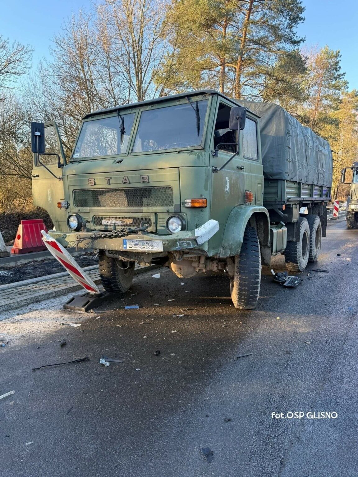 Wypadek na DW137 - Wypadek Wędrzyn. Wypadek ciężar&oacute;wki wojskowej