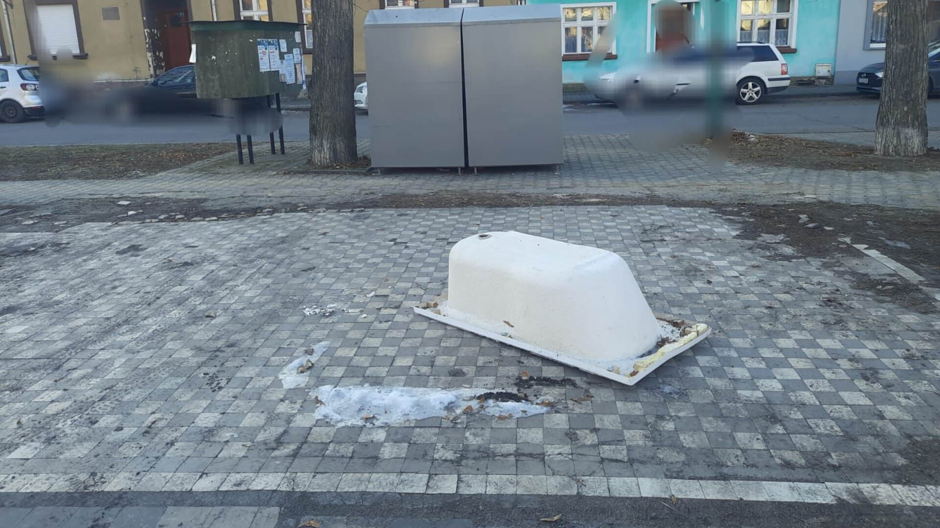 wanna na chodniku Kargowa - PSZOK Kargowa