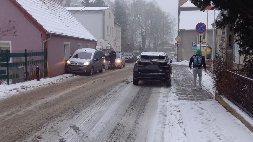 Kolizja Świdnica Zielona Góra - Uderzył w dom