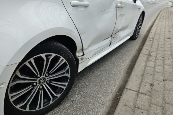 Kolizja Zielona Góra - wyjazd z posesji Jaskółcza Zielona Góra