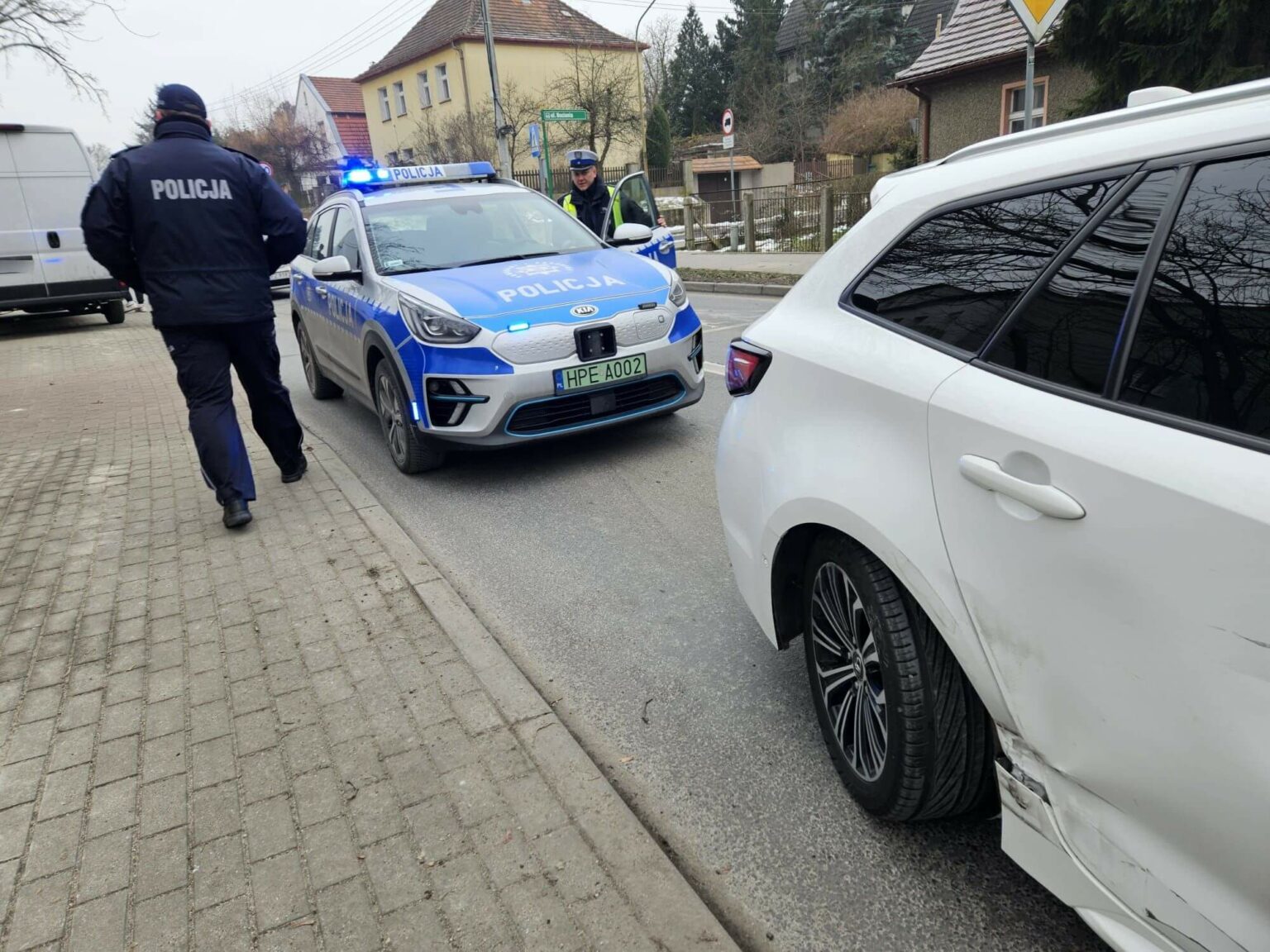 Kolizja Zielona G&oacute;ra - wyjazd z posesji Jask&oacute;łcza Zielona G&oacute;ra