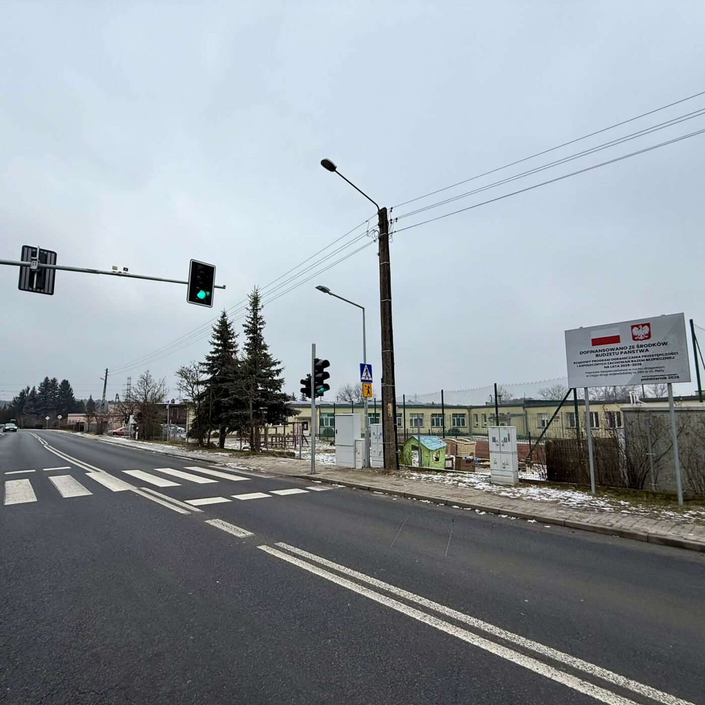 sygnalizacja świetlna koło Zielonej G&oacute;ry - droga wojew&oacute;dzka nr 280