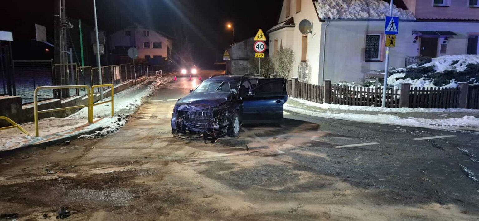 Wypadek koło Zielonej G&oacute;ry - Wypadek na DK32 Leśni&oacute;w Wielki