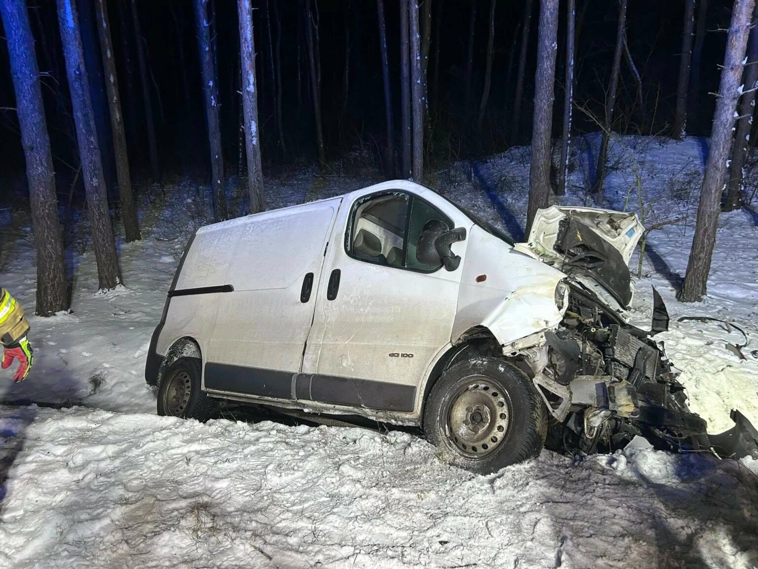 Wypadek Rzepin - dachowanie busa butle z gazem