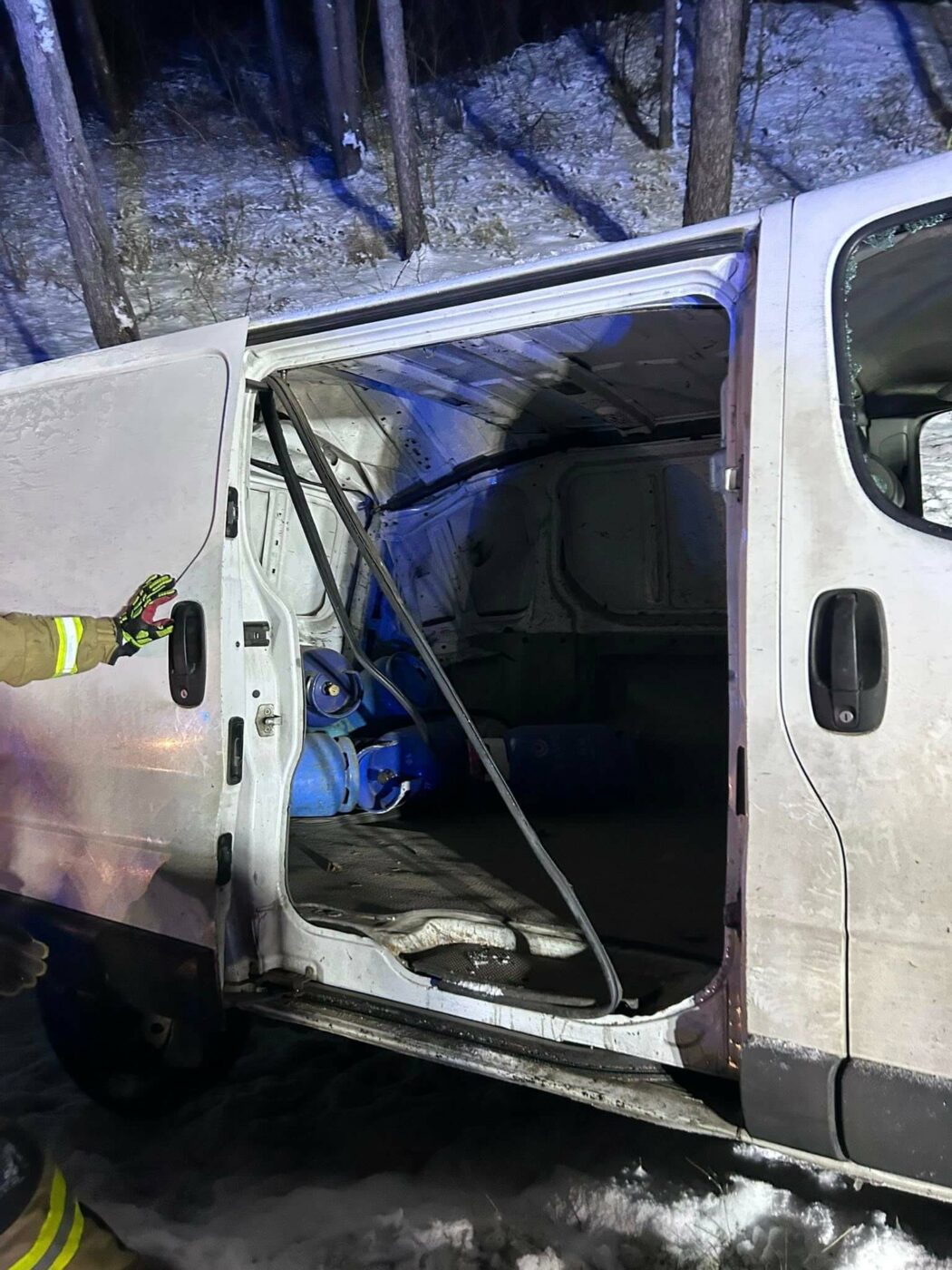 Wypadek Rzepin - dachowanie busa butle z gazem