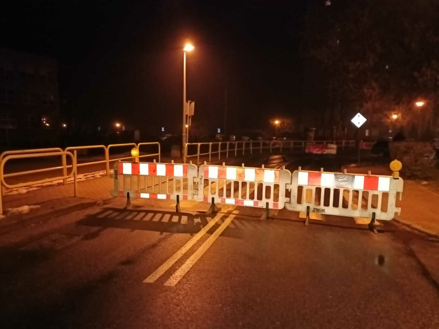 ZapadlaSieJezdniaZielonaGora15.01.26_2 zapadła się jezdnia Zielona Góra - awaria wodociągowa